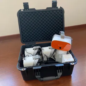 Kit ClassVR con visores y maleta de almacenamiento.